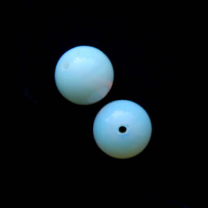 Valge opaal (kerge sinaka varjundiga) 8 mm